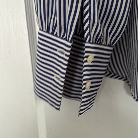Classy Striped Blouse With Beautiful Details - Picture 7 of 9